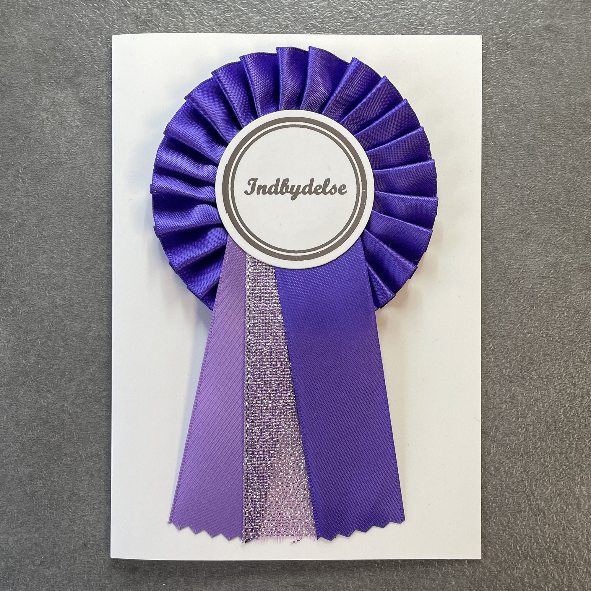 Kort med rosette - Indbydelse - Regal Purple