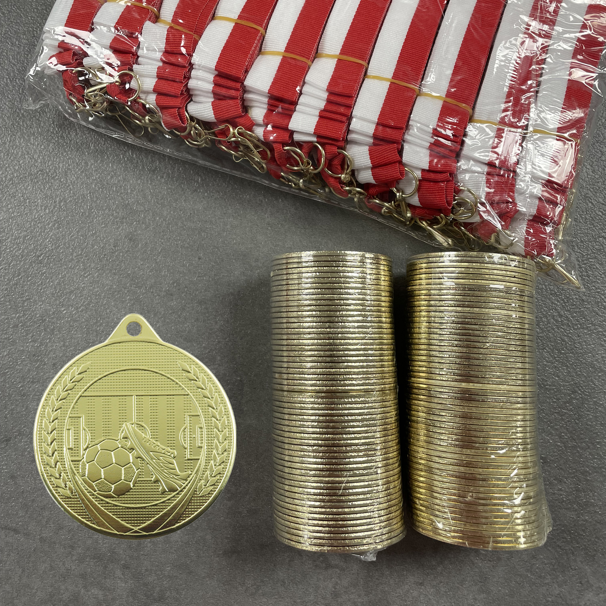 100 stk Fodbold Medaljepakke - Christian 50 mm - Inkl. medaljebånd